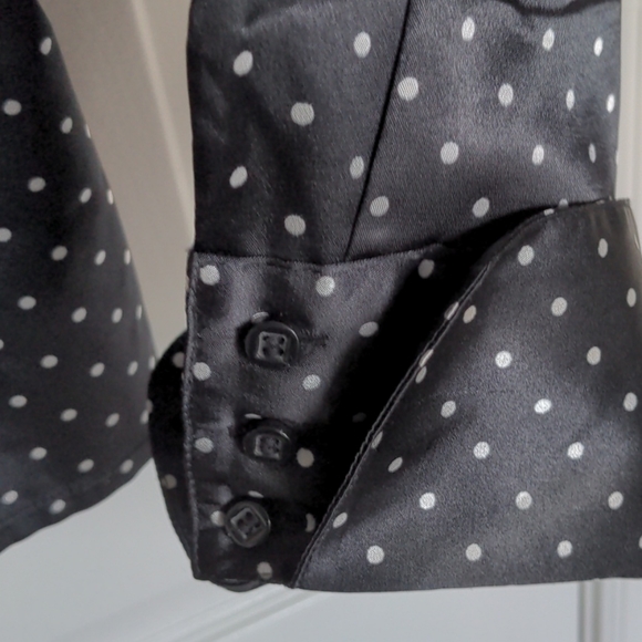 🌷Black & White Blouse - Picture 12 of 14